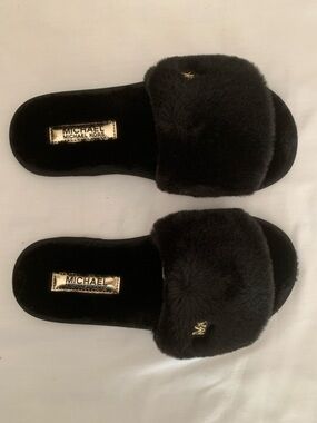 NIB Michael Kors Jet Set Faux Fur Slides Black Size 6M Cozy Luxe Slippers